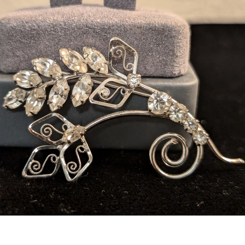 Vintage Tru Kay Sterling Marquis Cut Rhinestone Leaf Scroll Brooch/Pendant